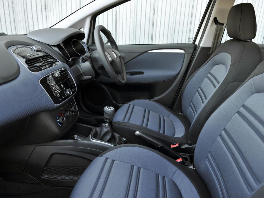  Fiat Punto Evo 5-Door 2010 года  (UK) (фото 2 из 16)